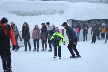 Aproape 3.000 de lei adunați la evenimentul caritabil organizat de Grupul de Inițiativă al Fundației Comunitare Bucovina