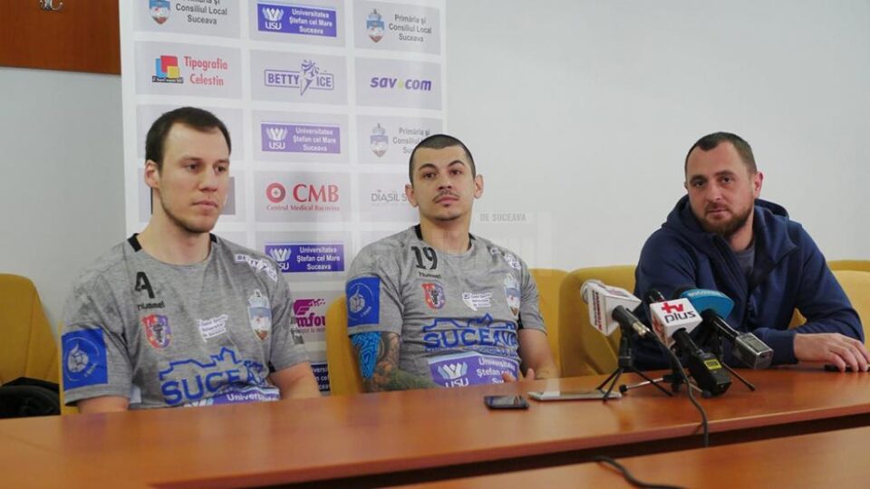 Noii veniți, sârbul Djordje Golubovici și Dorin Dragnea, alături de antrenorul Adrian Chiruț