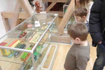 Cea mai mare expoziție de jucării vechi din România, la Muzeul de Istorie Suceava