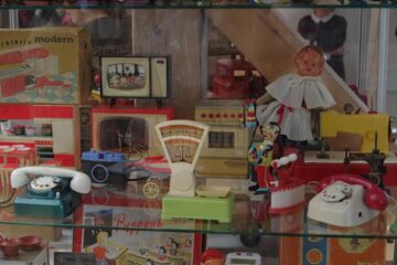 Cea mai mare expoziție de jucării vechi din România, la Muzeul de Istorie Suceava