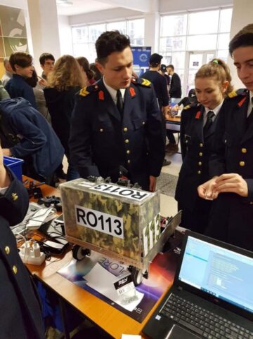Elevii suceveni au intrat în arena celei mai mari competiții de robotică pentru liceeni