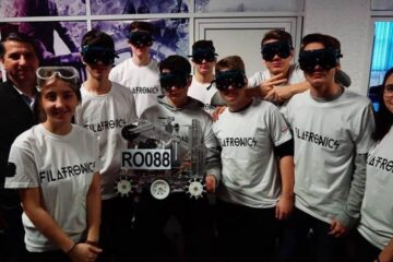 Echipele au construit de la zero câte un robot cu care au avut de îndeplinit mai multe sarcini