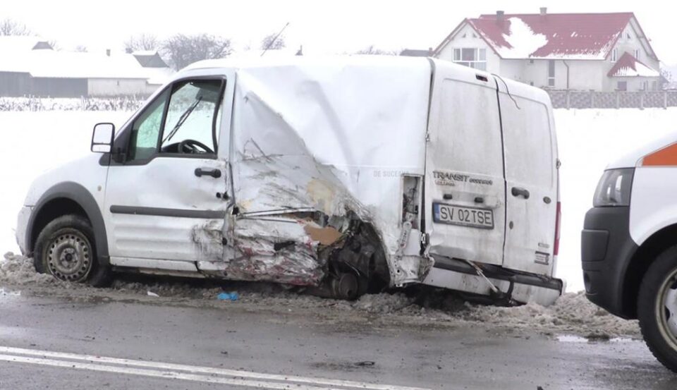 Primele cercetări au arătat că impactul a avut loc după ce autoutilitara a pătruns pe contrasens Primele cercetări au arătat că impactul a avut loc după ce autoutilitara a pătruns pe contrasens