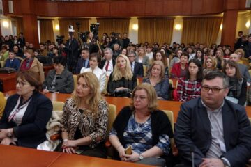 Consiliul Județean Suceava a premiat, ieri, elevii olimpici din județ cu peste 23.000 de euro