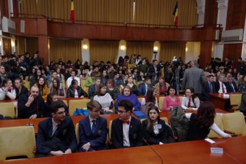 Consiliul Județean Suceava a premiat, ieri, elevii olimpici din județ cu peste 23.000 de euro
