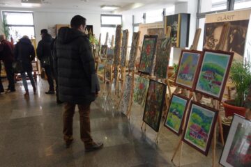 Expoziția de pictură „In memoriam: Tiberiu Cosovan”, la Centrul pentru Susținerea Tradițiilor Bucovinene