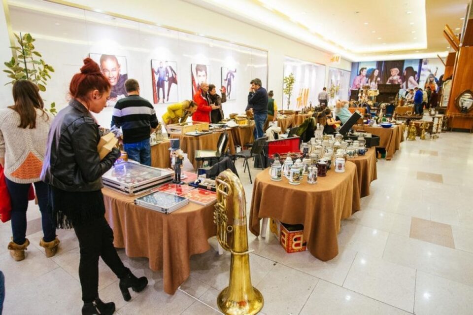Târg de antichități și ateliere de creație pentru copii, în weekend, la Iulius Mall Târg de antichități și ateliere de creație pentru copii, în weekend, la Iulius Mall
