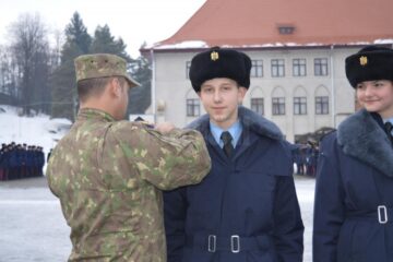 Elevi din primul an de studiu de la Colegiul Național Militar „Ștefan cel Mare” au fost înaintați în grad