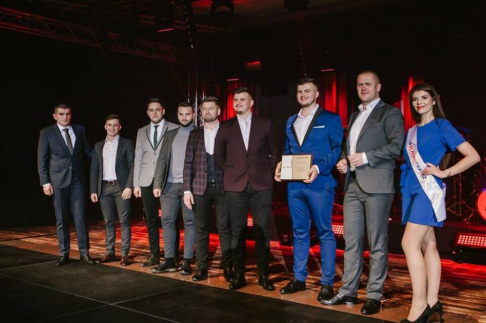 O firmă suceveană a obținut locul 6 pe Europa la vânzări de tablă tip țiglă metalică Blachotrapez