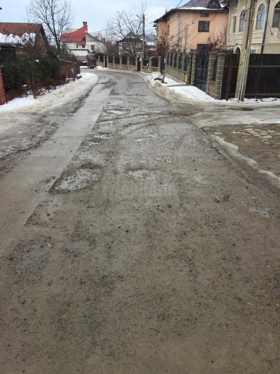 Strada Rulmentului arată ca după bombardament
