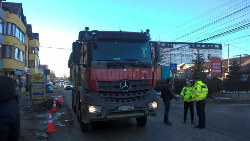 Autobasculanta implicată în accident