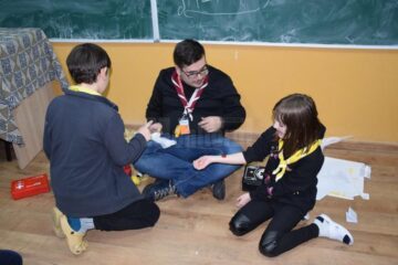 Peste 70 de cercetași și voluntari suceveni, în tabără la Putna