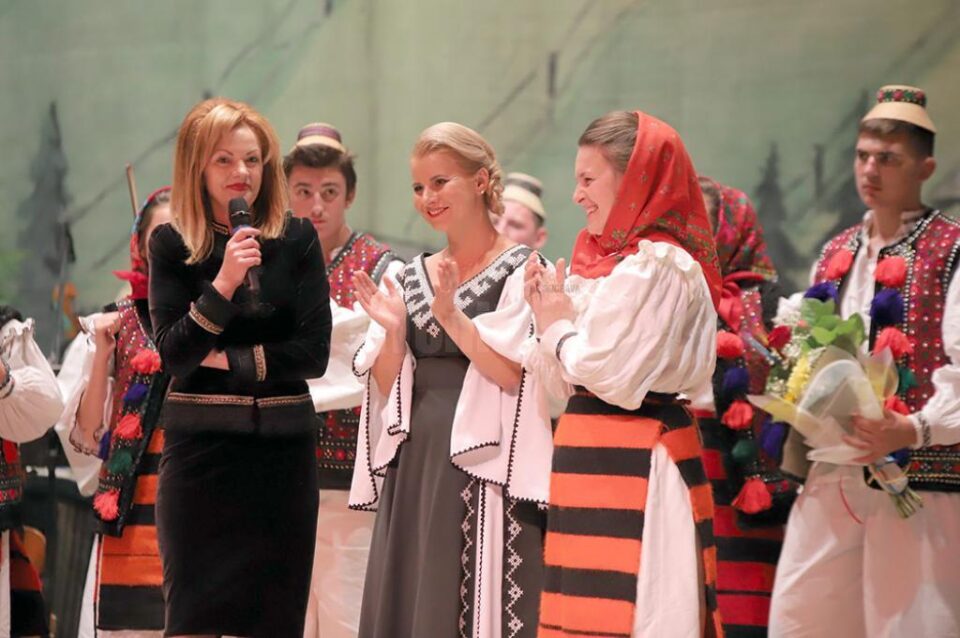 Proiectul „10 pentru folclor”, ediția a IV-a, debutează luni, 11 februarie, la ora 12:00, la Școala Gimnazială „Miron Costin” din municipiul Suceava