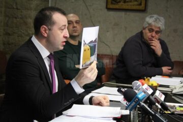 Viceprimarul Lucian Harșovschi a prezentat containere tip clopot care vor fi montate începând de luni