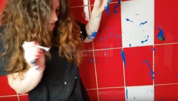 O tânără din Suceava câștigă o avere lunar, cu YouTube