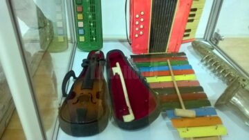 Lacrimi și scandal la expoziția „Jucăriile din Pod”, de la Muzeul de Istorie din Suceava