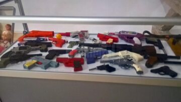 Lacrimi și scandal la expoziția „Jucăriile din Pod”, de la Muzeul de Istorie din Suceava