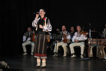 „Caravana folclorului” a ajuns la Casa de Cultură din Gura Humorului