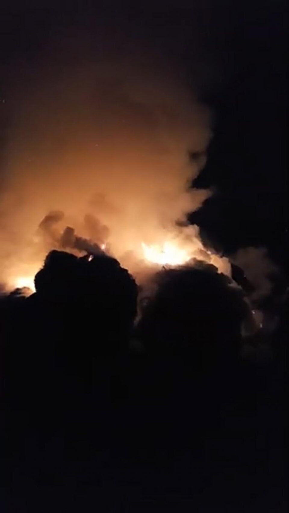 Un incendiu pus intenționat în toiul nopții a distrus furajele unei stâne la Bosanci