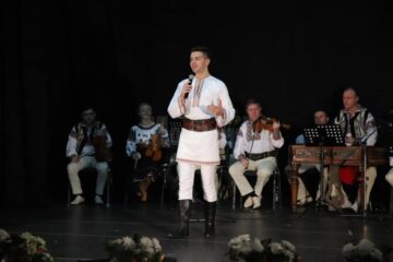„Caravana folclorului” a ajuns la Casa de Cultură din Gura Humorului