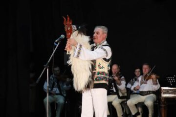 „Caravana folclorului” a ajuns la Casa de Cultură din Gura Humorului