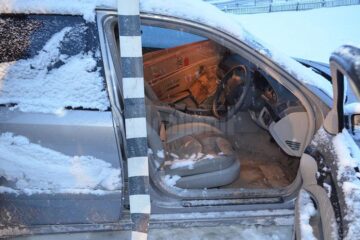 Opt focuri de armă pentru interceptarea unui Mercedes încărcat cu țigări de contrabandă