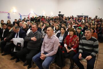 Public numeros la Zvoriștea