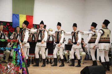 Întâlnirile-spectacol din cadrul proiectului „10 pentru folclor”, ediția a IV-a, s-au încheiat la Zvoriștea