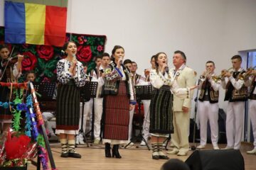 Fetele din Botoșani, în spectacol la Zvoriștea