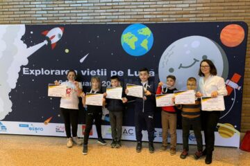 Echipa Filatronics Junior și prof. înv. primar Lionte Mariana, coordonatoarea echipei