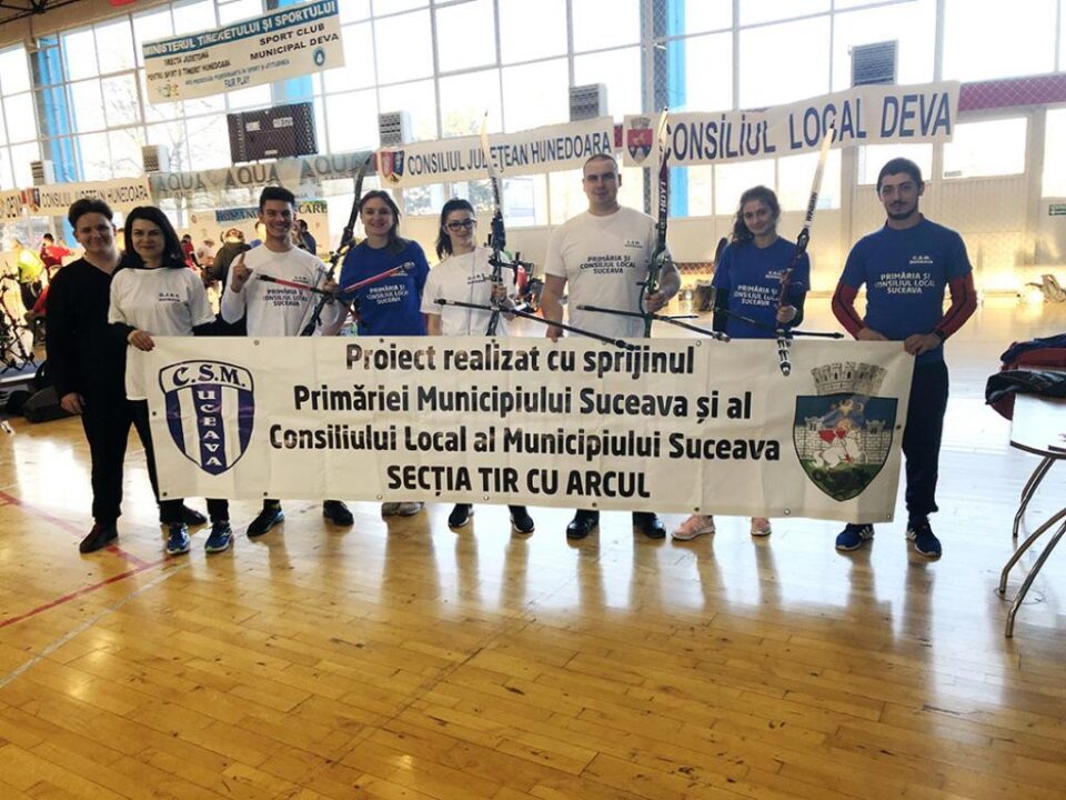 Arcașii de la CSM Suceava, alături de antrenoarea Ioana Trufin