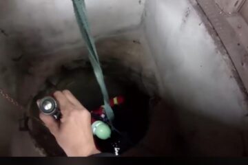 Bărbat salvat după ce s-a prăbușit în fântâna pe care o curăța