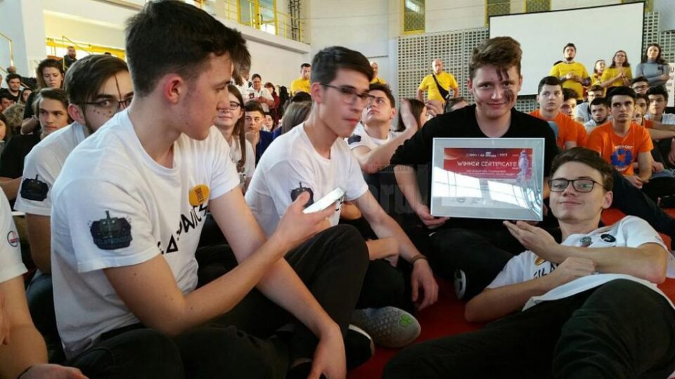 O parte dintre liceenii de la Filantronics - Liceul Teoretic „Filadelfia” Suceava