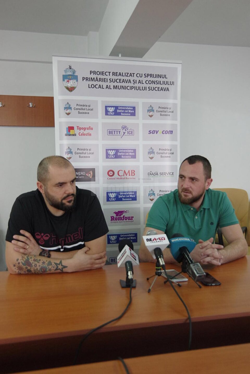 Antrenorii universitarilor speră ca echipa să joace mult mai bine și să se mențină în Liga Națională Antrenorii universitarilor speră ca echipa să joace mult mai bine și să se mențină în Liga Națională
