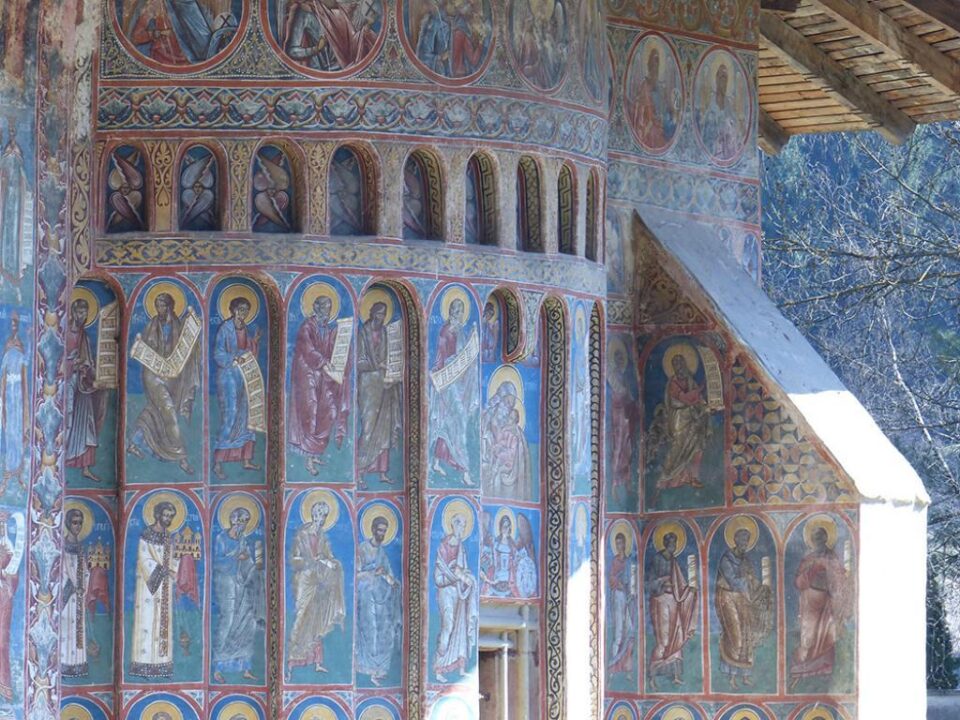 Slujbă arhierească la Mănăstirea Voroneț