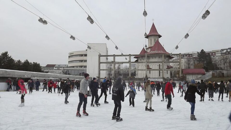 Acces liber la patinoar două zile