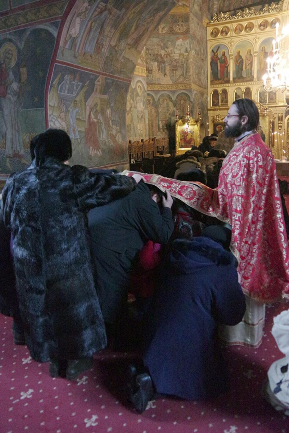Duhovnicul iubește cu iubirea lui Hristos
