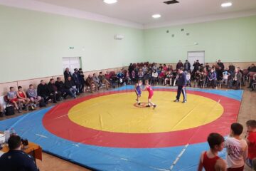Micii luptători din județul Suceava se vor întâlni pe saltea la Cupa Constantin Tăpârjan