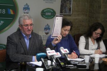 Primarul Sucevei a prezentat înregistrarea numelui Asociației Moldova se dezvolta, primită de la Ministerul Justiției