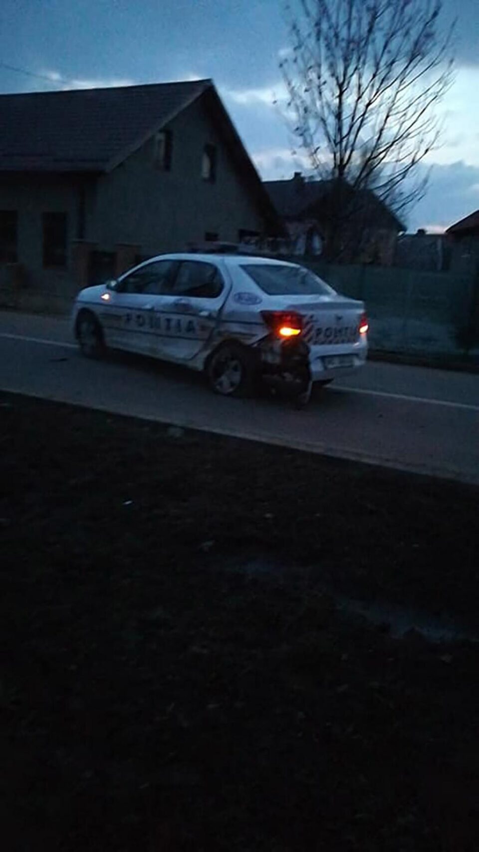 La 15 ani, „Tărzănel” a gonit cu mașina 15 kilometri, urmărit de polițiști. Minorul a mai fost prins de două ori la volan