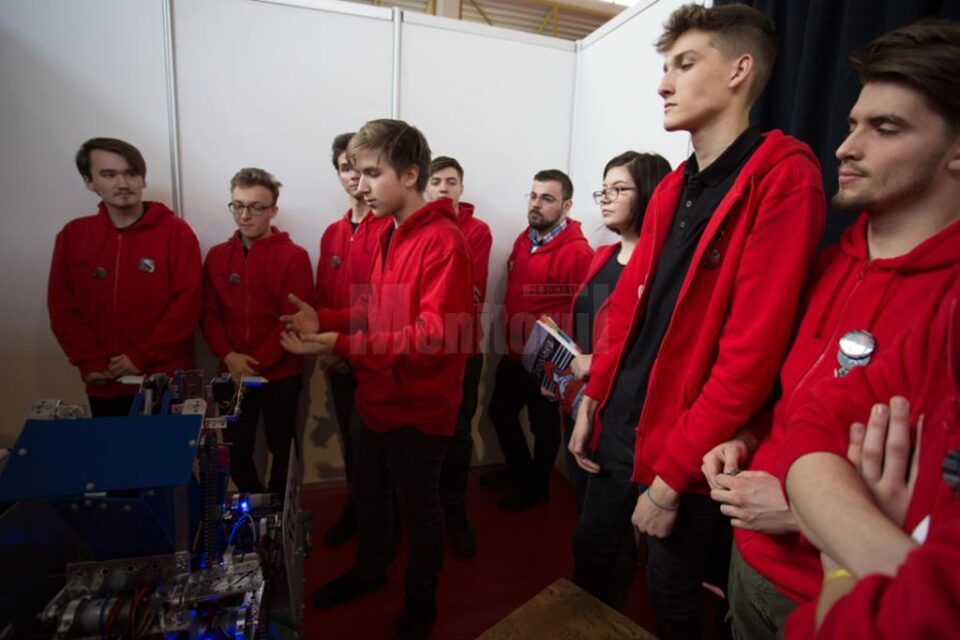 Elevii de la „Petru Rareș” luptă pentru a reprezenta România la Campionatul Mondial de Robotică (SUA)