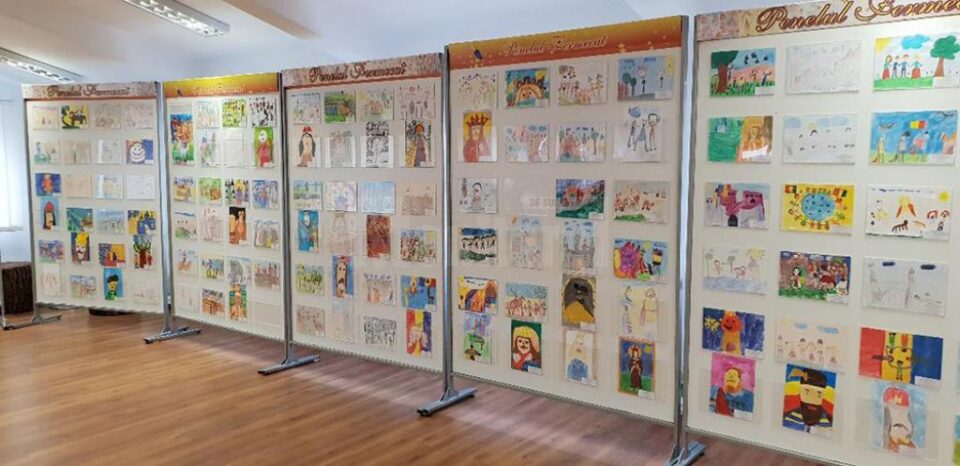 Vernisajul expoziției ,,Personaje legendare și scene de istorie prin ochi de copil”, astăzi, la Grădinița ,,Gulliver”