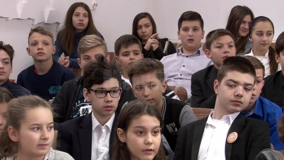 Elevul Ionuț Bârjovanu, violă, și-a adjudecat trofeul Concursului „Cel mai bun interpret”