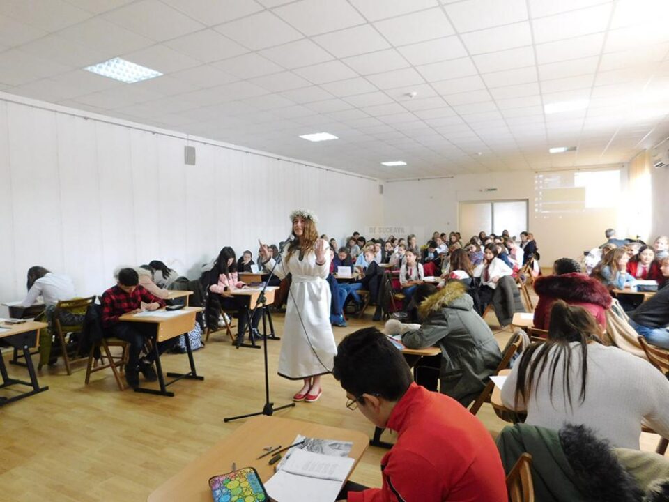Peste 100 de elevi au participat la Concursul Interjudețean „Numai poetul..."