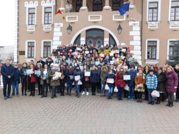 Peste 100 de elevi au participat la Concursul Interjudețean „Numai poetul...”, de la Fălticeni