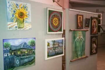 Profesorii de arte plastice din județele Suceava, Bacău, Iași și Botoșani, împreună la expoziția „Dascăl și Artist”