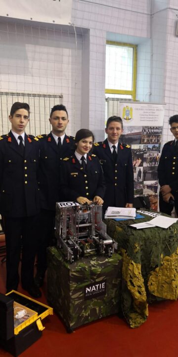 Robotul elevilor militari luptă la etapa națională a Competiției „BRD FIRST Tech Challenge”