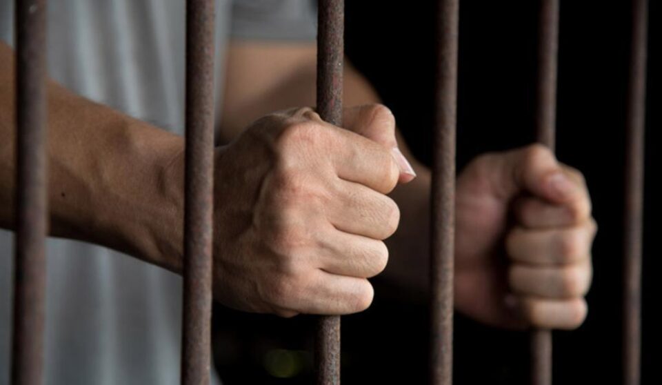 Tată acuzat că și-a violat fiul de 6 ani, condamnat la șase ani de închisoare