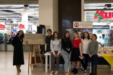 Târg caritabil de mărțișoare, organizat de Școala Gimnazială „Grigore Ghica Voievod” la Iulius Mall