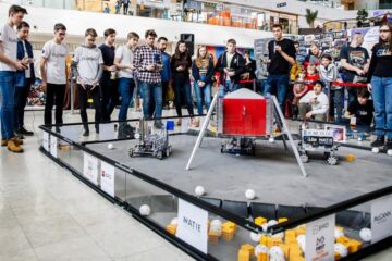 Demonstrații de robotică, sâmbătă, la etajul Iulius Mall